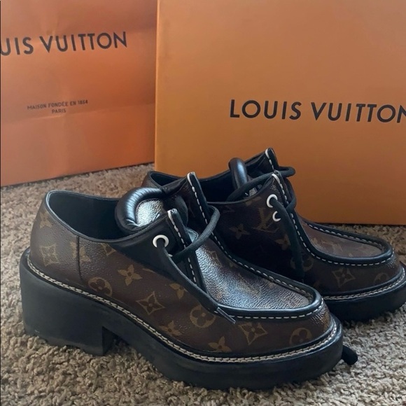 Louis Vuitton Brown and Black Flats with Signature Monogram - Picture 2 of 3